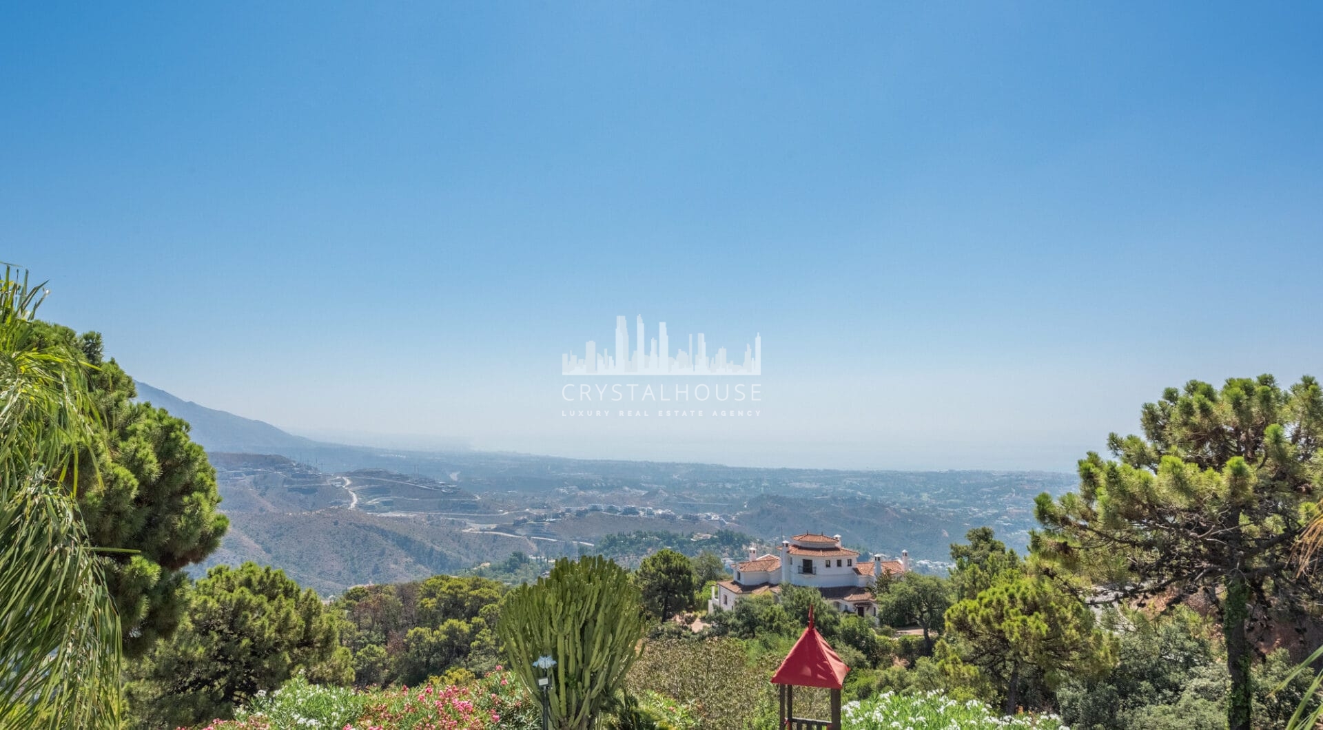 Wonderful villa in La Zagaleta, with sea views and an indoor swimming pool and SPA!