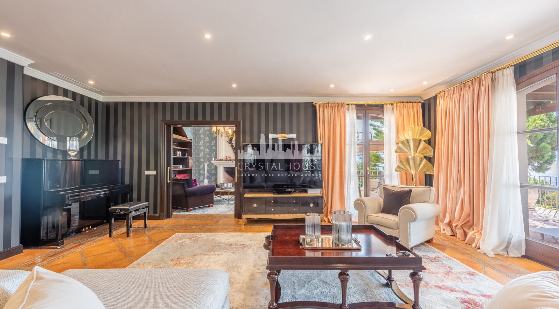 Wonderful villa in La Zagaleta, with sea views and an indoor swimming pool and SPA!