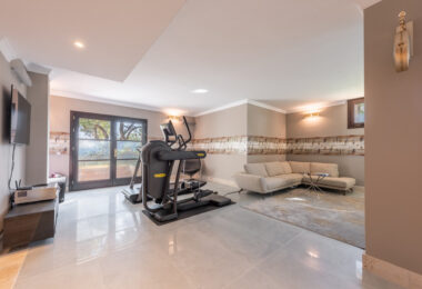 Wonderful villa in La Zagaleta, with sea views and an indoor swimming pool and SPA!