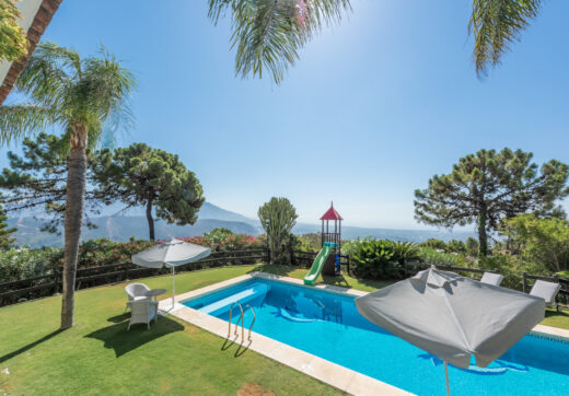 Wonderful villa in La Zagaleta, with sea views and an indoor swimming pool and SPA!