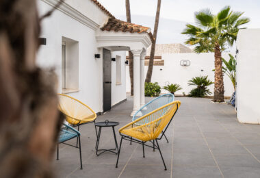 Investment villa in El Rosario - walking distance to everything!