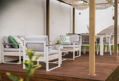 Investment villa in El Rosario - walking distance to everything!
