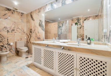 Luxury and comfort in Nueva Andalucía, steps from the Casino and Puerto Banús