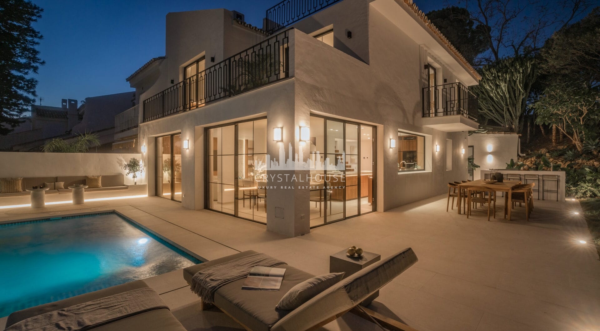 Semi-detached villa in Peñablanca, Nueva Andalucía