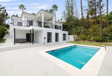 Exquisite Andalusian Villa in Los Naranjos Hill Club