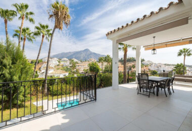 Exquisite Andalusian Villa in Los Naranjos Hill Club
