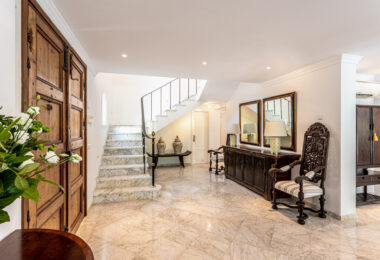 Luxury 5-bedroom villa in Los Monteros beach (Marbella) – steps from the sea with private pool