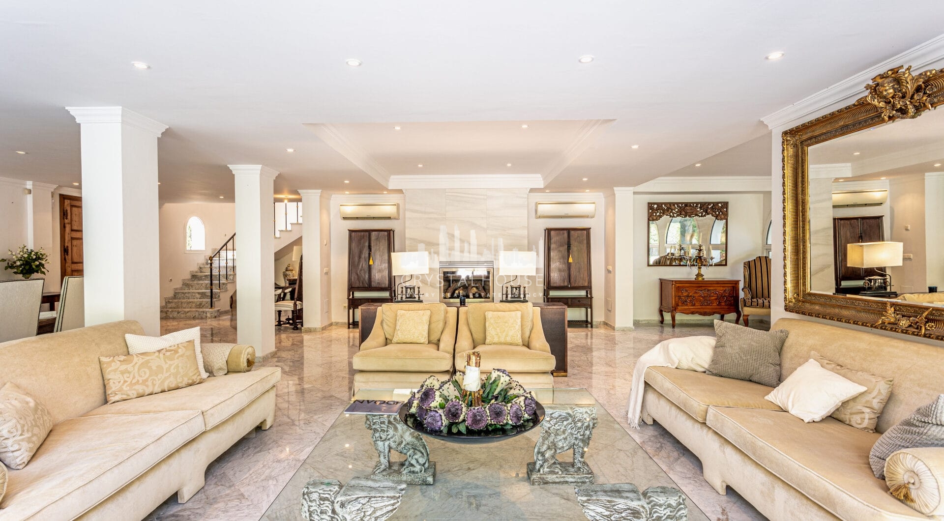 Luxury 5-bedroom villa in Los Monteros beach (Marbella) – steps from the sea with private pool