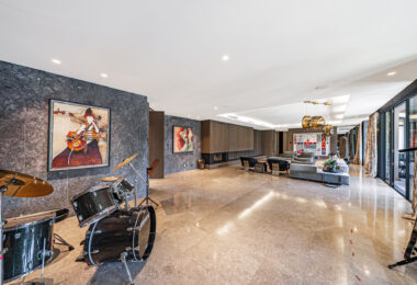 Exclusive Frontline Golf Villa in Guadalmina Baja