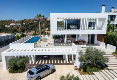 LUXURY VILLA MIKA