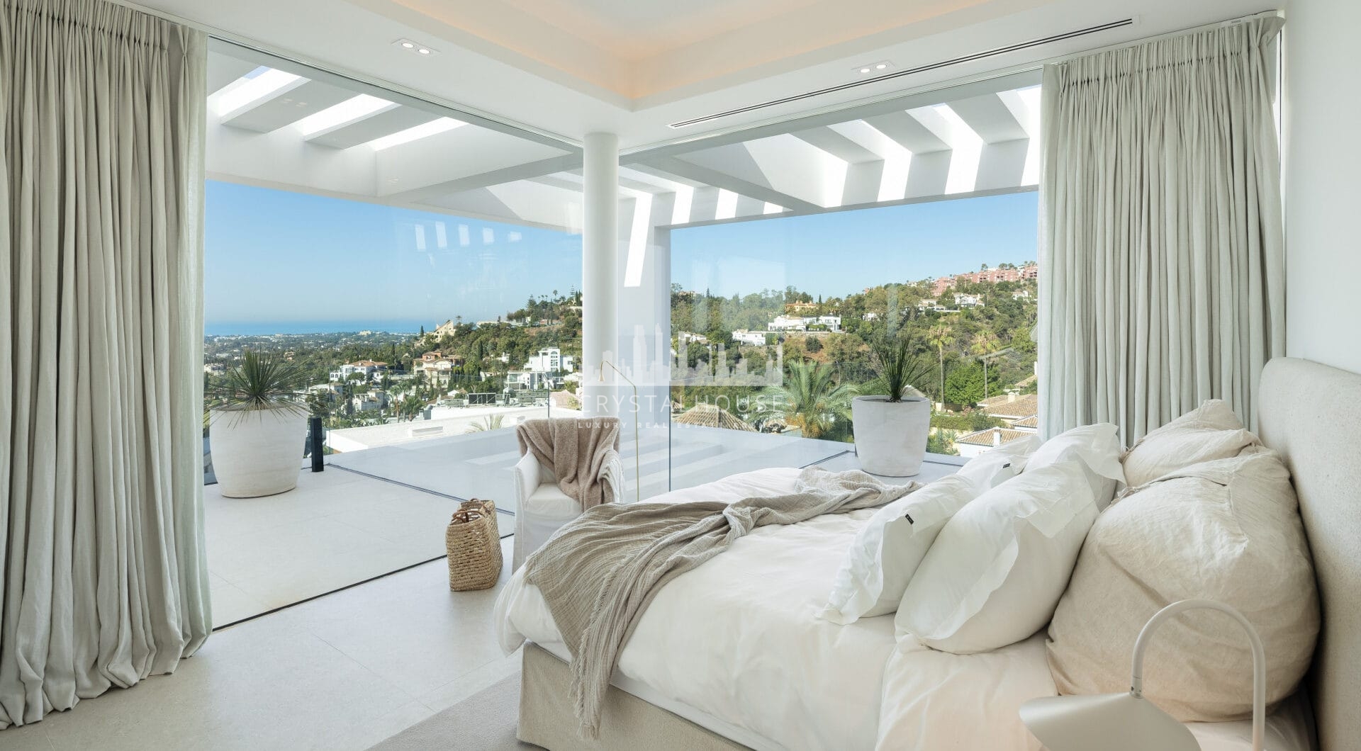LUXURY VILLA MIKA