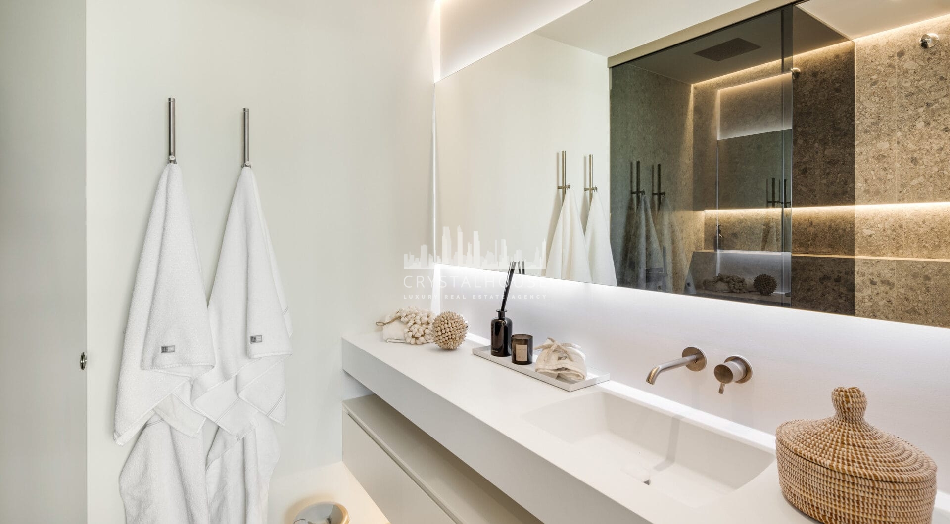 LUXURY VILLA MIKA