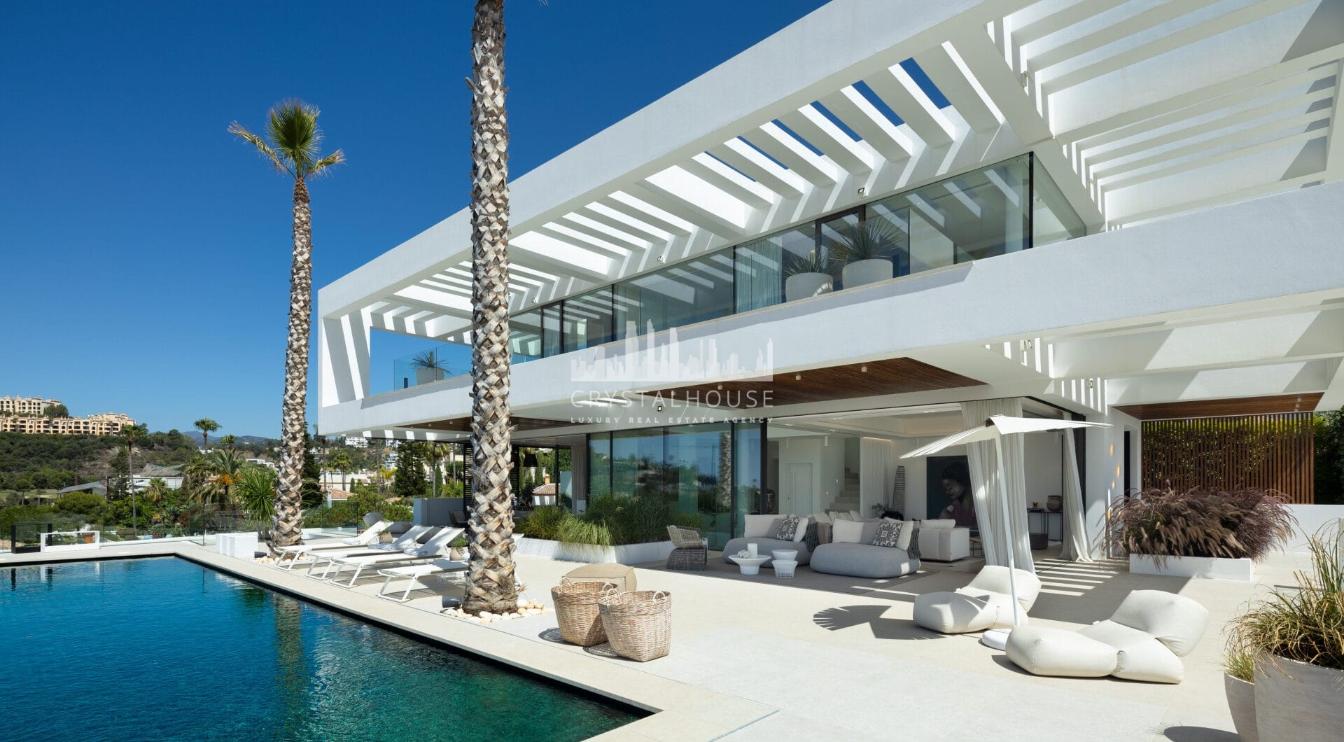 LUXURY VILLA MIKA