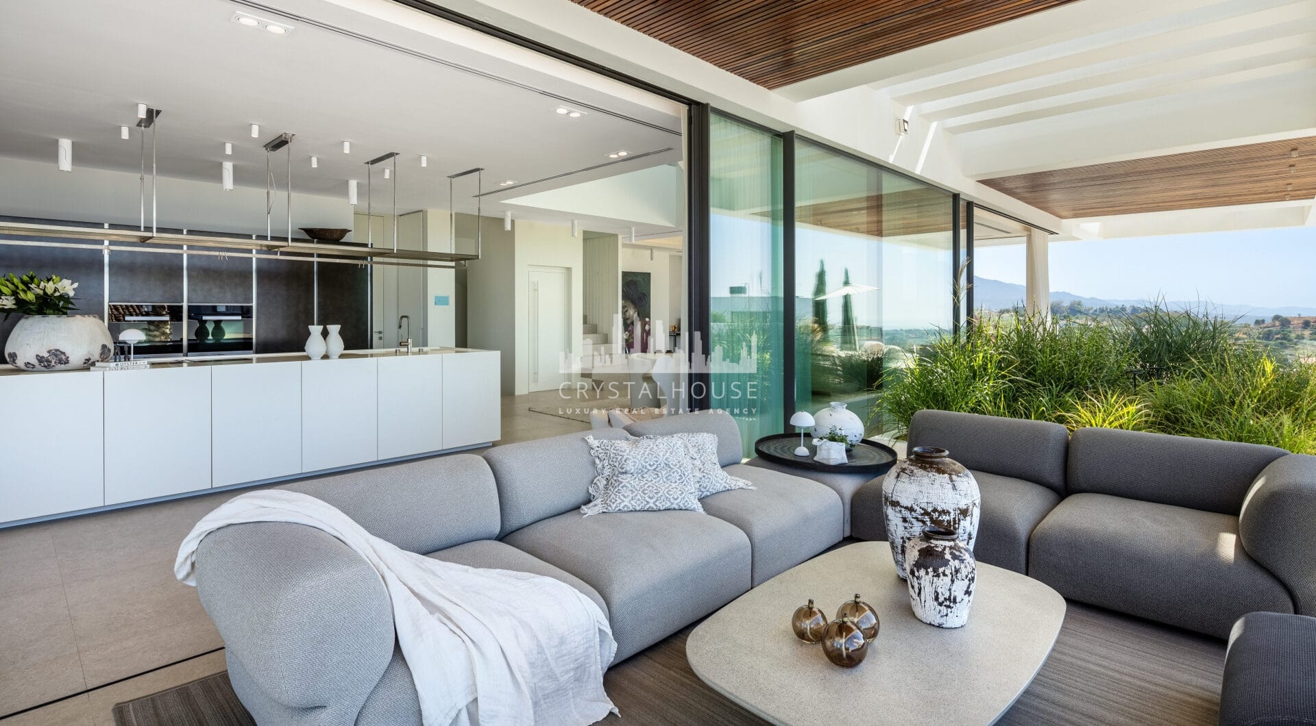 LUXURY VILLA MIKA