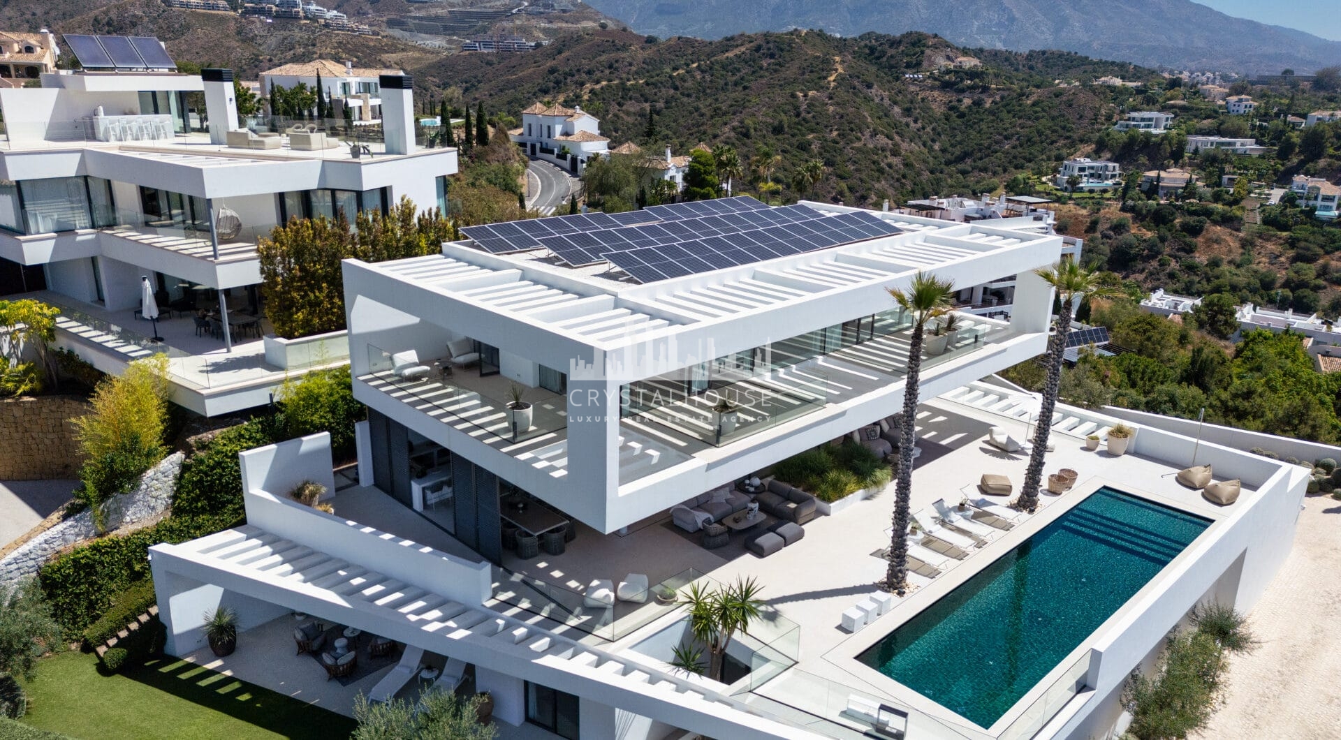 LUXURY VILLA MIKA