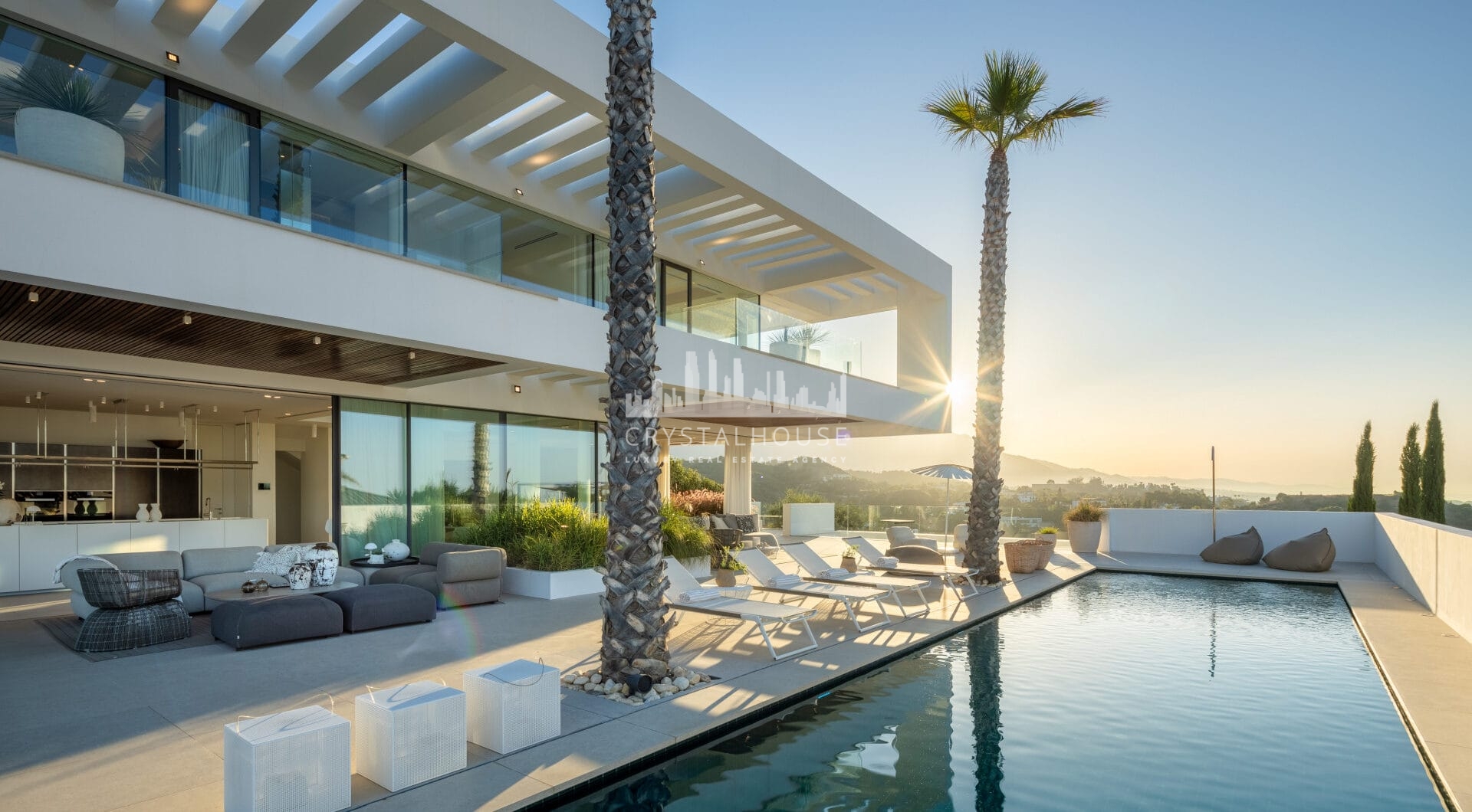 LUXURY VILLA MIKA