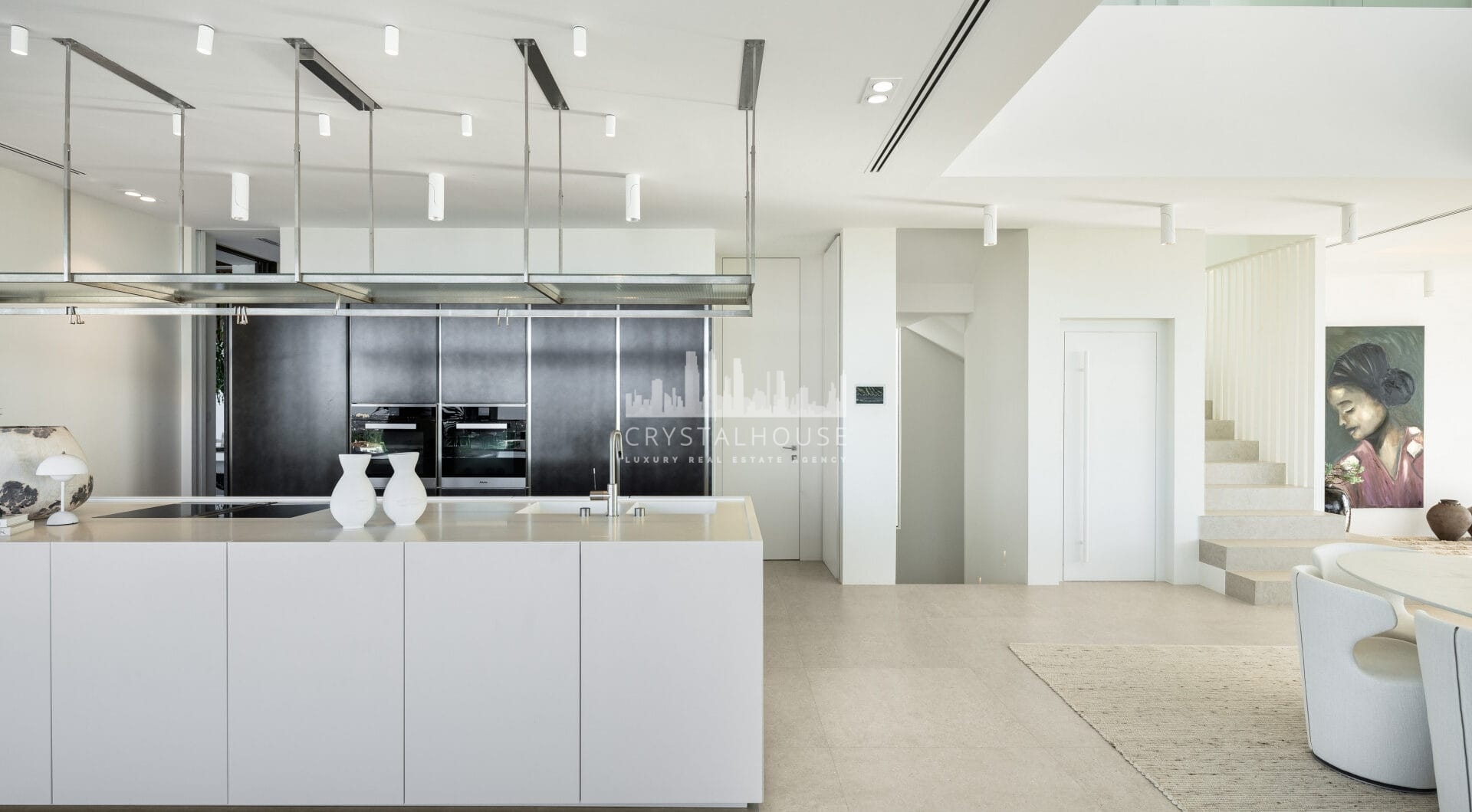 LUXURY VILLA MIKA