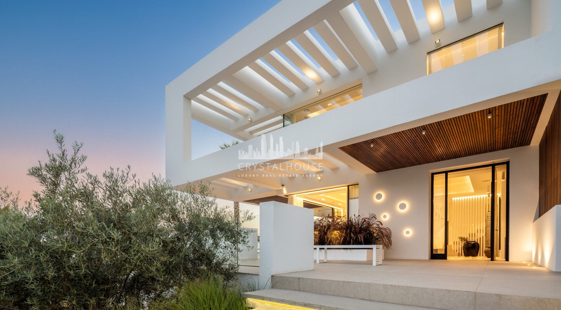 LUXURY VILLA MIKA