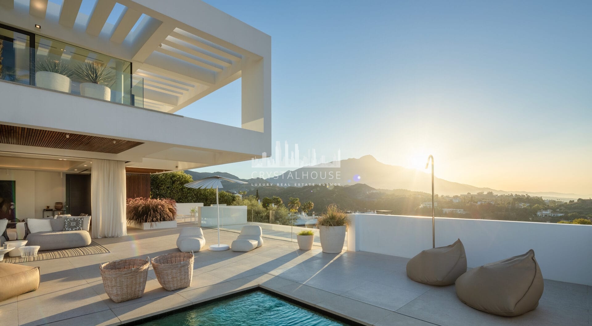 LUXURY VILLA MIKA