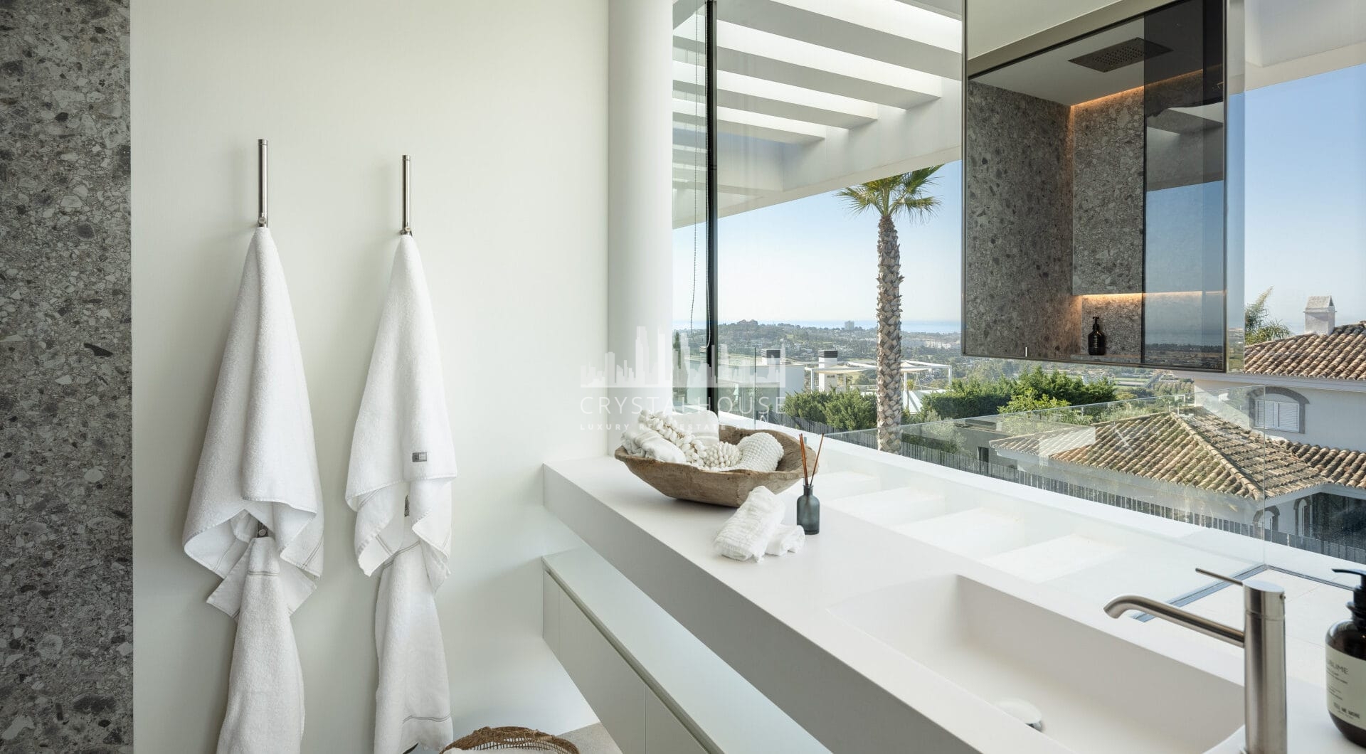 LUXURY VILLA MIKA
