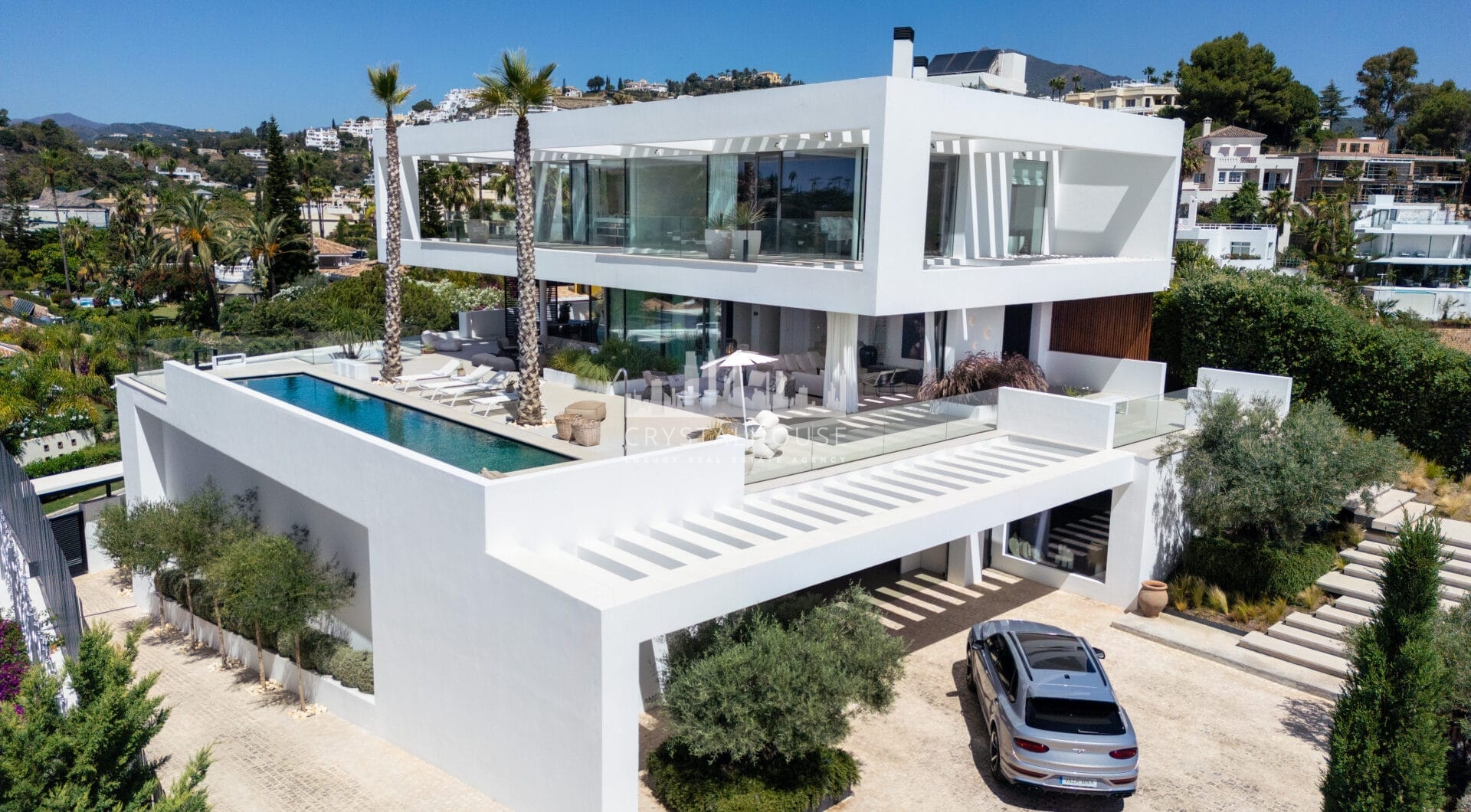 LUXURY VILLA MIKA