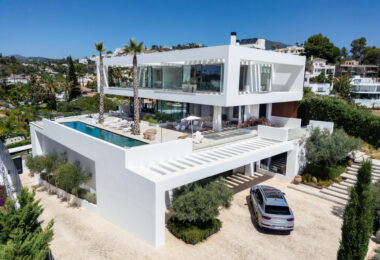 LUXURY VILLA MIKA