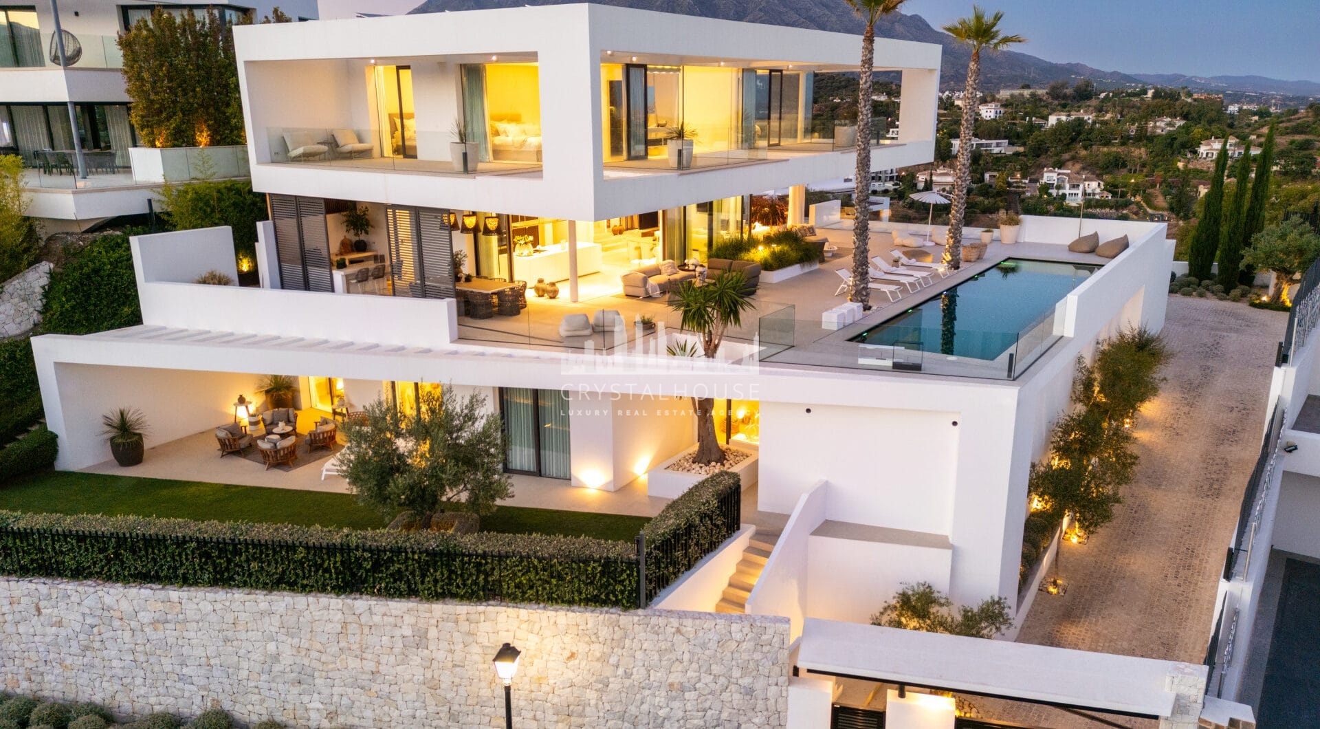 LUXURY VILLA MIKA