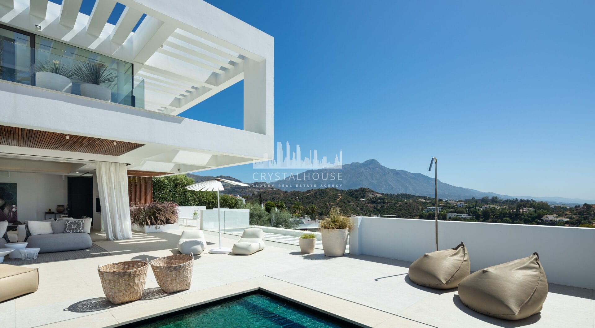LUXURY VILLA MIKA