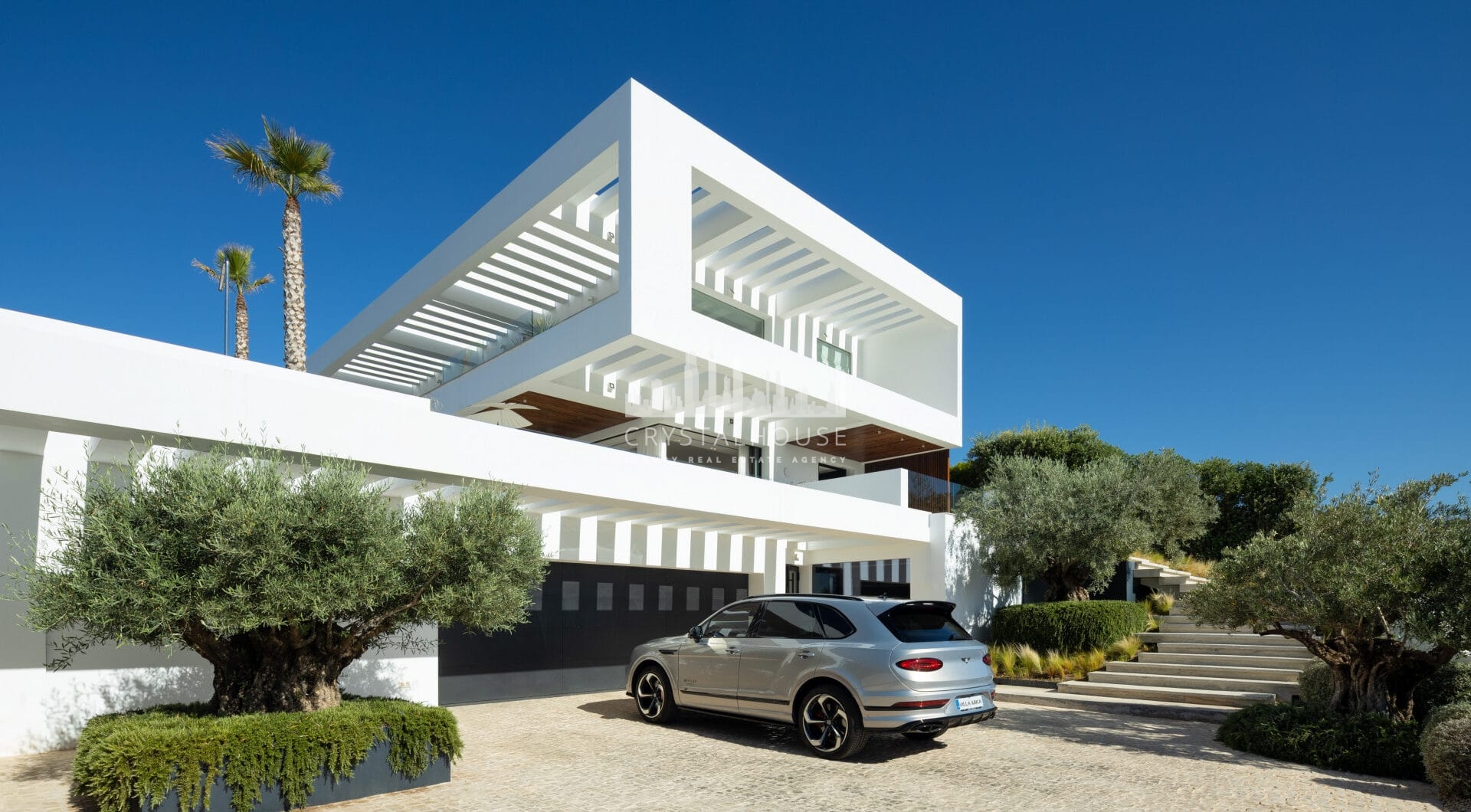 LUXURY VILLA MIKA