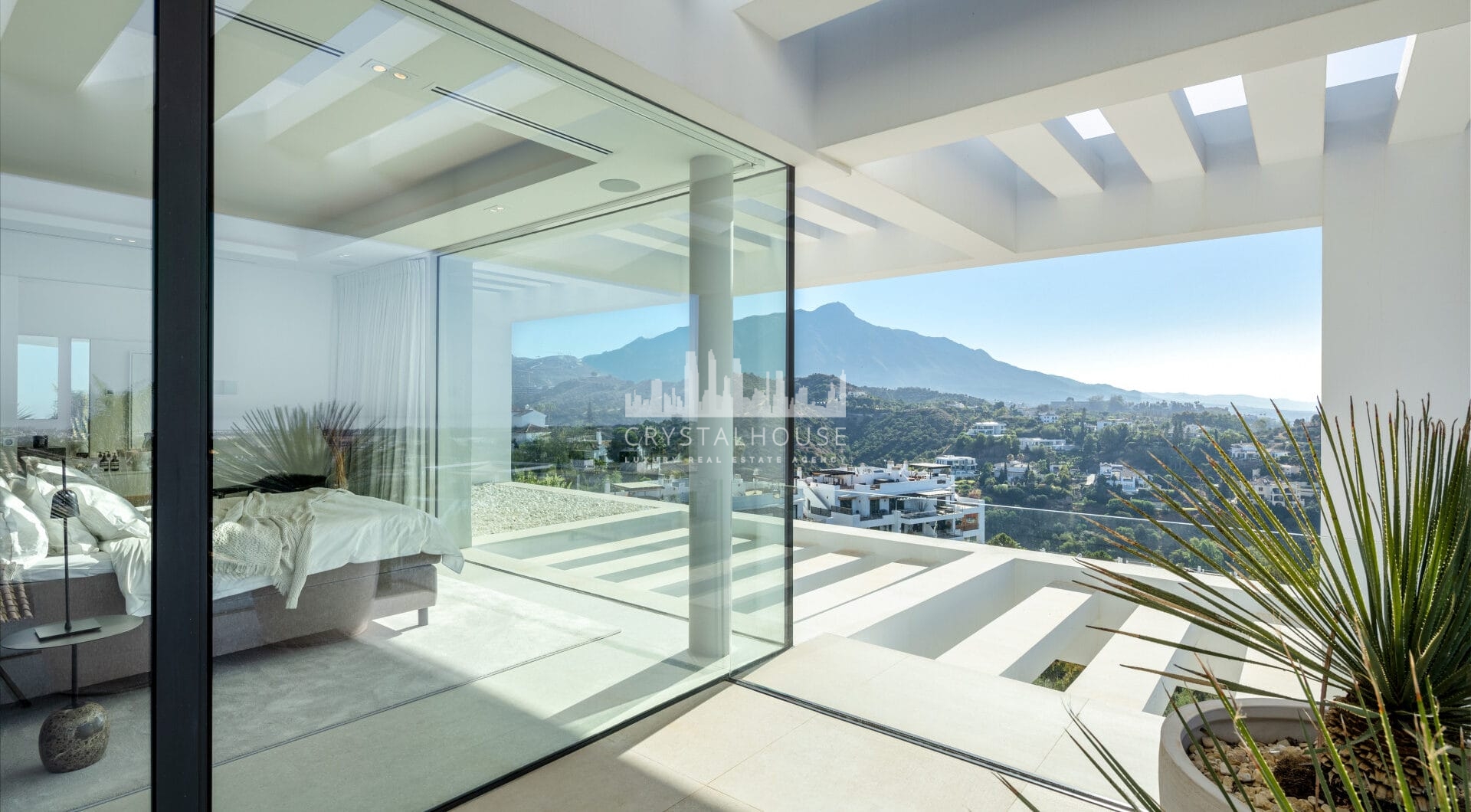 LUXURY VILLA MIKA