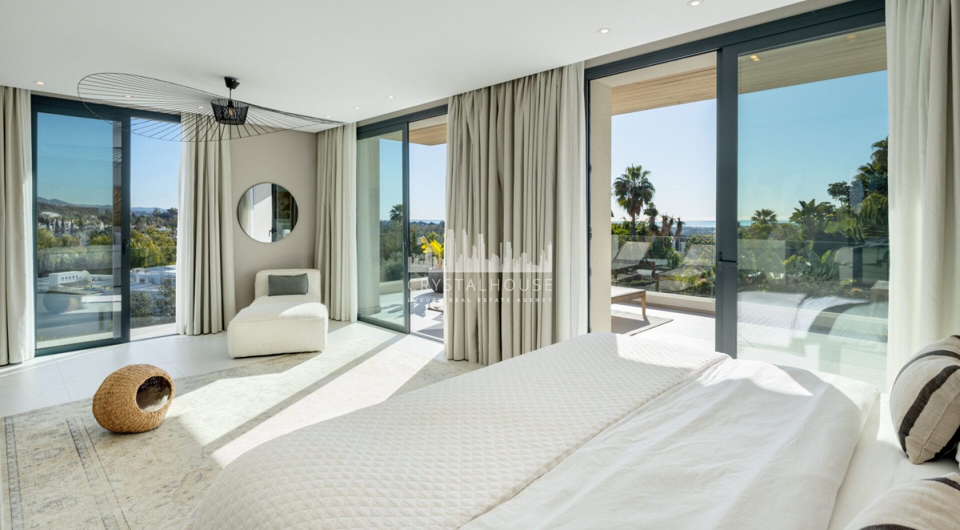 Cerquilla 54B Stunning Modern Villa with Prime Location