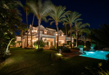 Stunning luxury mansion in Guadalmina Baja for rent, Marbella