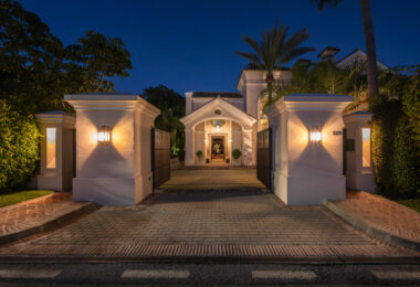 Stunning luxury mansion in Guadalmina Baja for rent, Marbella