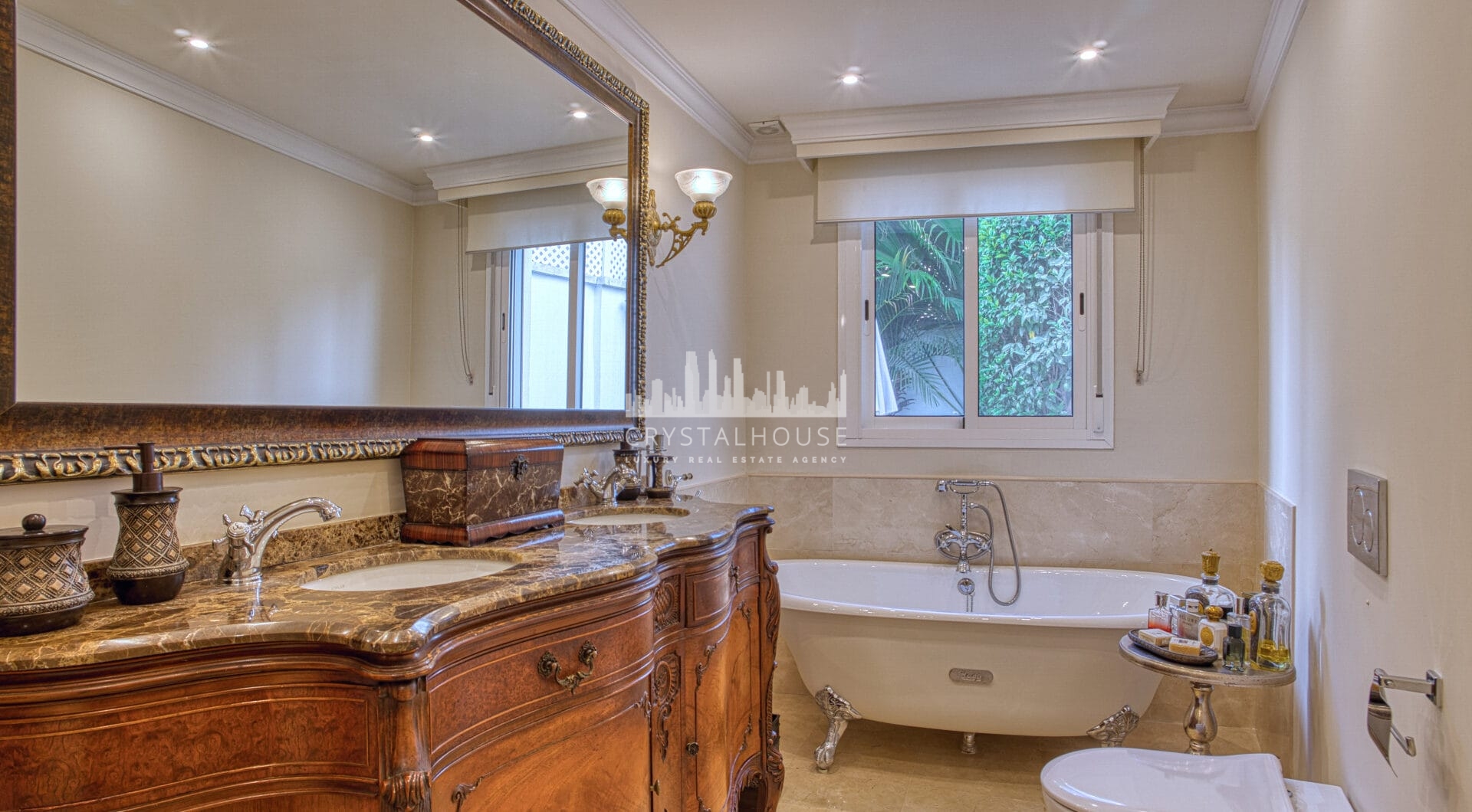 Exceptional four bedroom townhouse located in the heart of Marbella Center