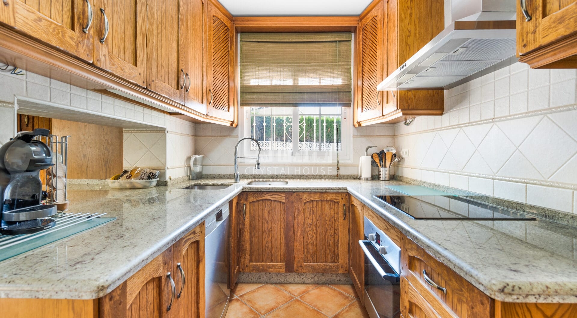 Excellent four bedroom south facing villa in a residential area of Guadalmina Alta - with partial sea views