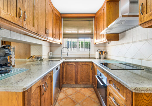 Excellent four bedroom south facing villa in a residential area of Guadalmina Alta - with partial sea views