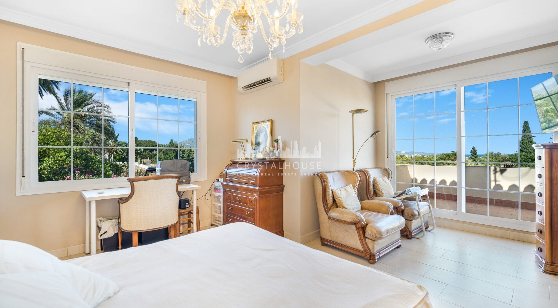 Excellent four bedroom south facing villa in a residential area of Guadalmina Alta - with partial sea views