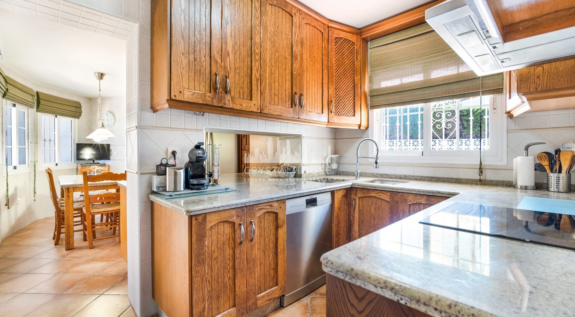 Excellent four bedroom south facing villa in a residential area of Guadalmina Alta - with partial sea views