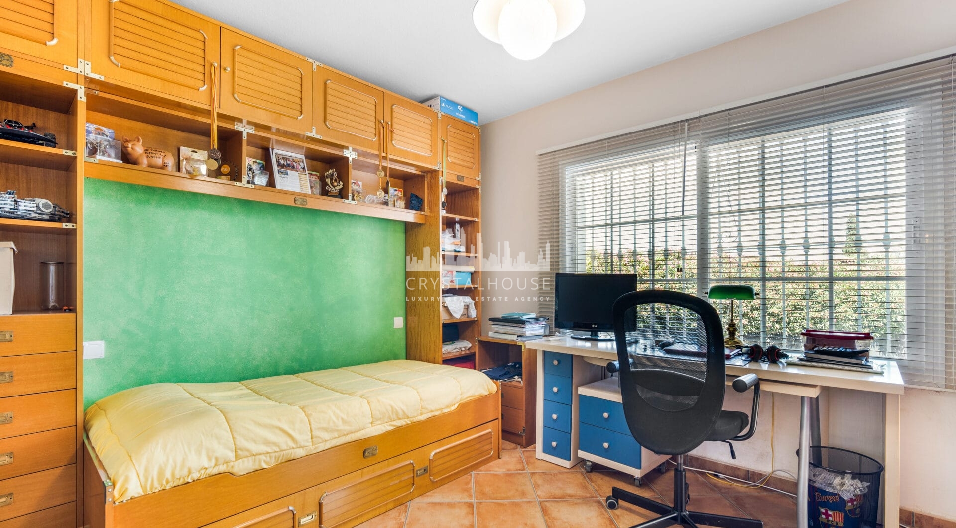 Excellent four bedroom south facing villa in a residential area of Guadalmina Alta - with partial sea views