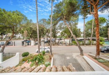 Impeccably reformed two bedroom townhouse located in a residential area of El Paraiso, Estepona