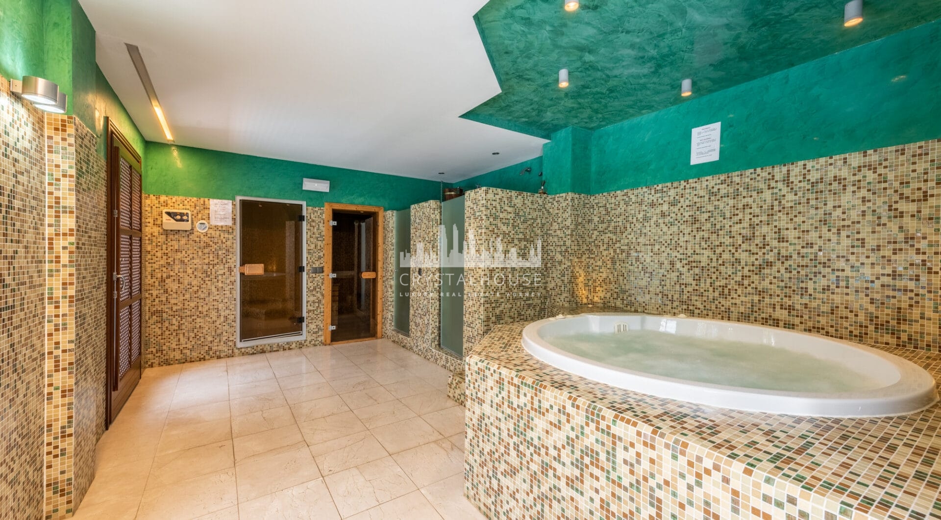 Elegant apartment in the Prestigious Doncella Beach, next to Playa Cristo in Estepona