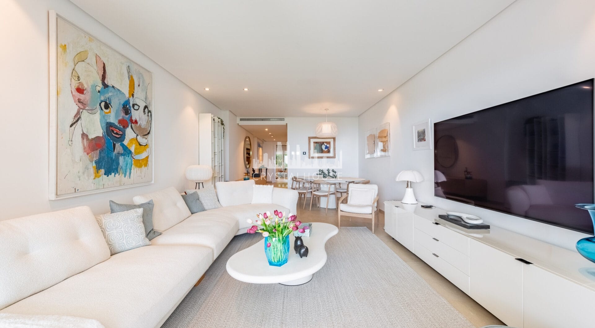 Beachfront apartment in the prestigious Doncella Beach next to Playa Cristo in Estepona!