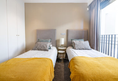 Modern 3 bedroom apartment with amazing sea views!