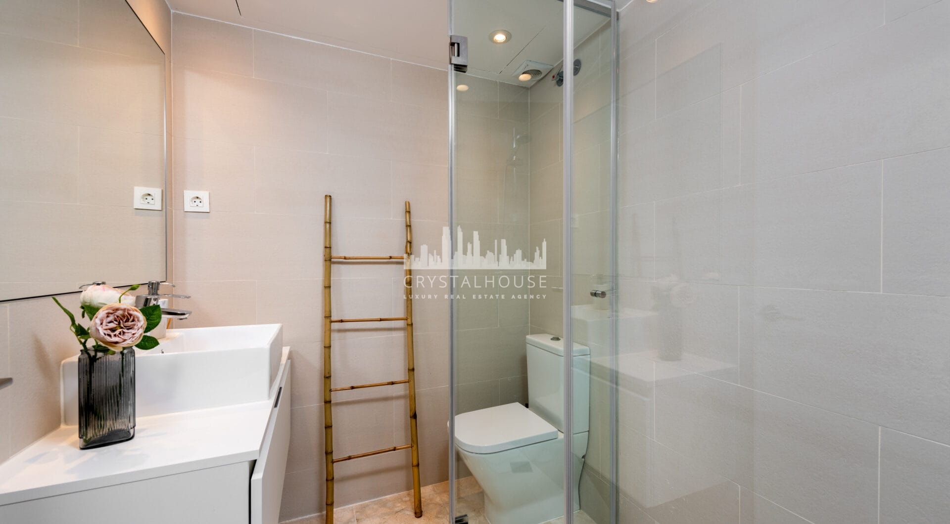 This beautiful two-bedroom, two-bathroom apartment is located in the prestigious Paraiso Pueblo development