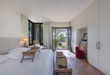 5 bedroom Expansive garden