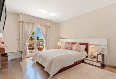 Sea View Apartment, Cumbres del Rodeo, Nueva Andalucía