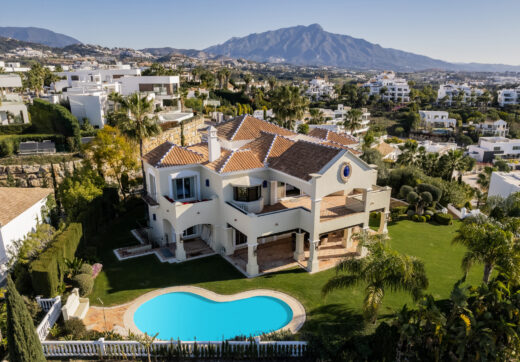 Villa Haveli - Traditional Villa with Sea Views in Fantastic Location