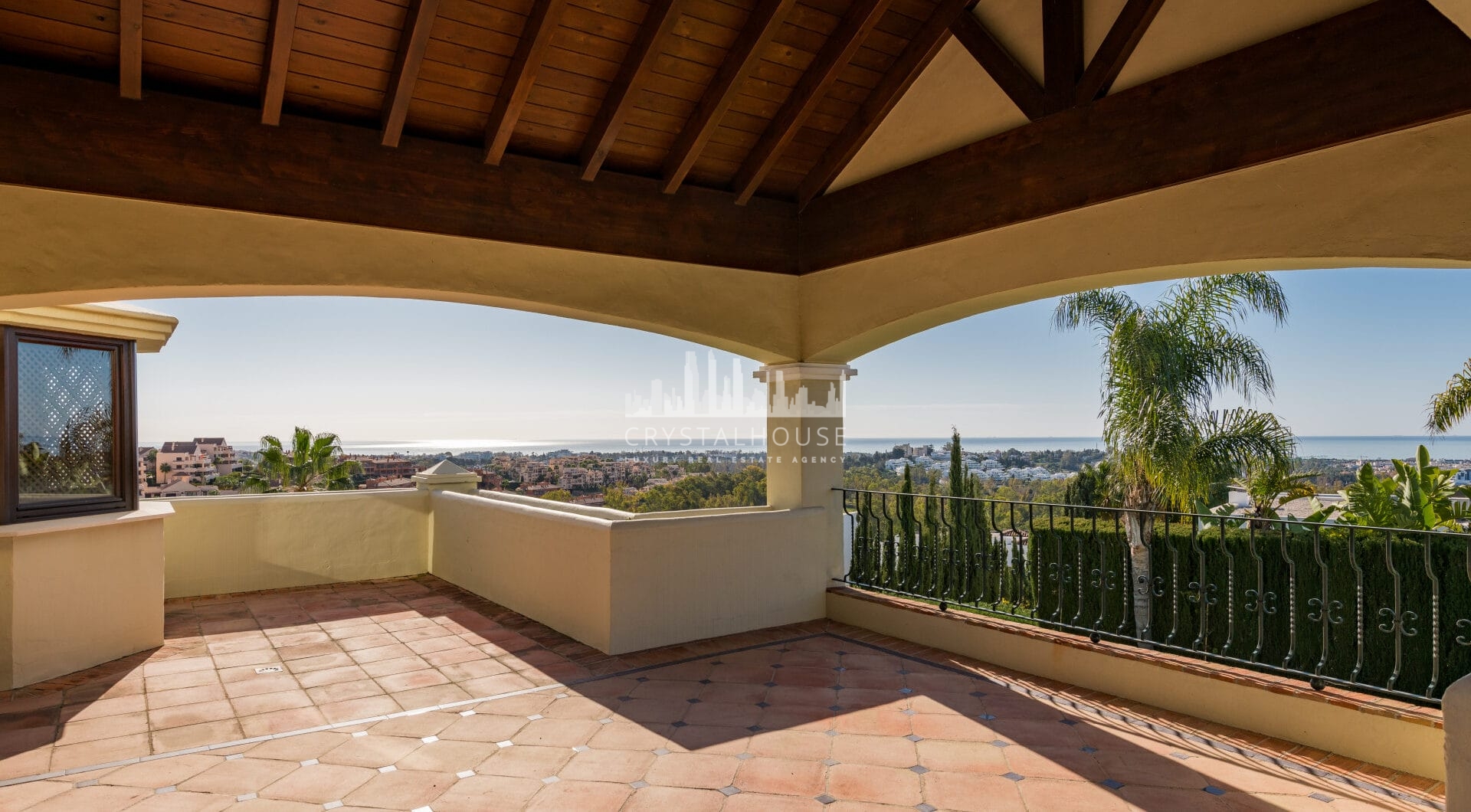 Villa Haveli - Traditional Villa with Sea Views in Fantastic Location