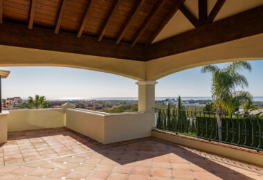 Villa Haveli - Traditional Villa with Sea Views in Fantastic Location