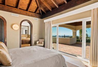 Villa Haveli - Traditional Villa with Sea Views in Fantastic Location